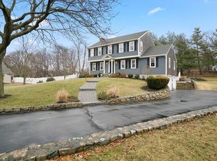 4 Berkley Cir, Hingham, MA 02043