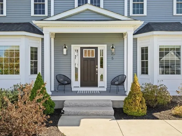 5 Baron Dr, North Easton, MA 02356