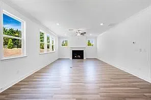 4 bed, 4.0 bath, 2696 sqft, $3,100 — Photo 2