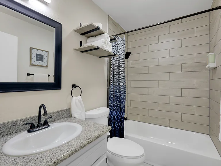 1104 F St #2 — Photo 6