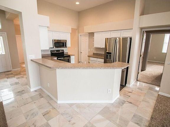 5th image of 7203 Colonial Lake Dr