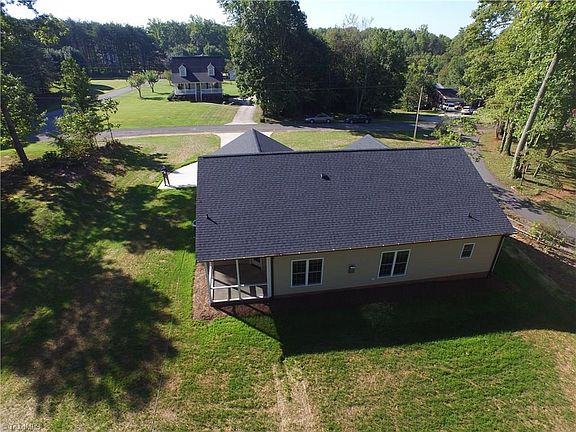5th image of 1198 Crescent Dr