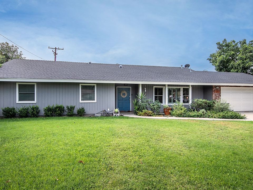 1st image of 25597 Lomas Verdes St