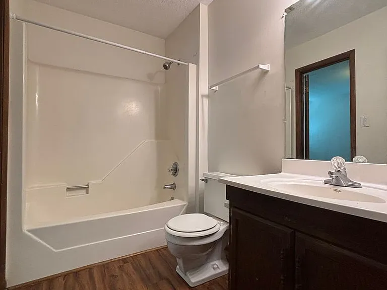 124 E Saltwood Pl — Photo 19