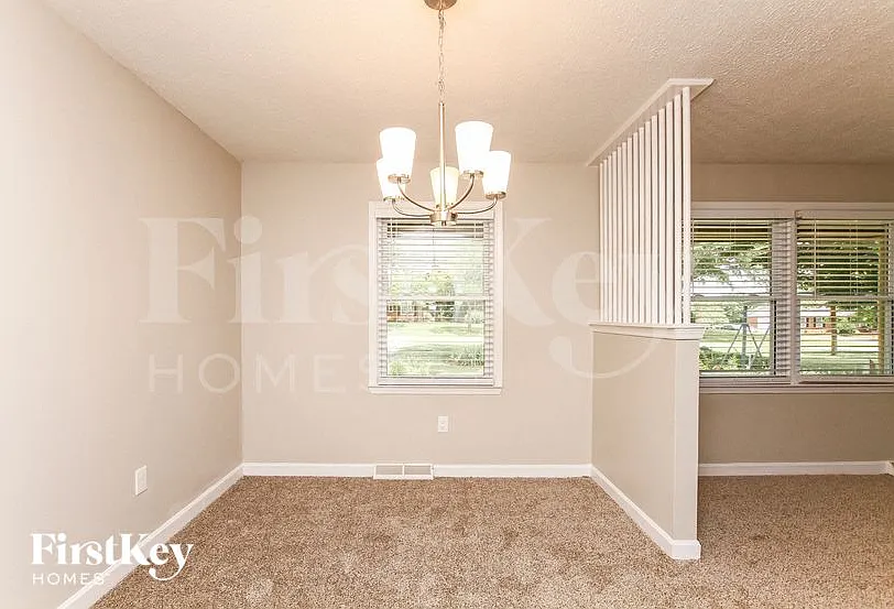 3 bed, 2.0 bath, 2253 sqft, $2,315 — Photo 3