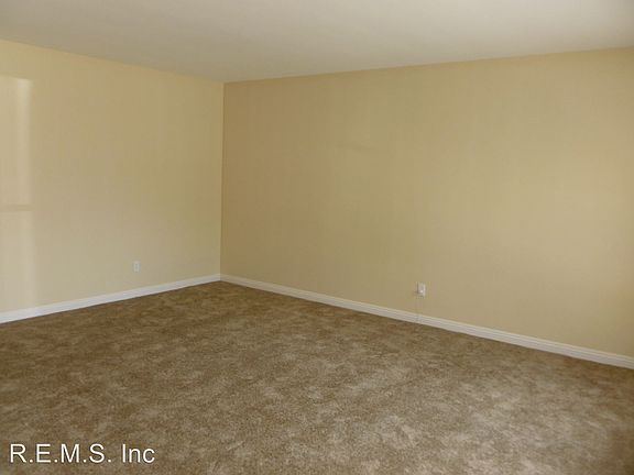 4th image of 14119 1/2 Doty Ave