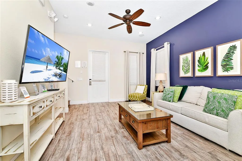2 bed, 2.5 bath, 1305 sqft, $3,300 — Photo 2