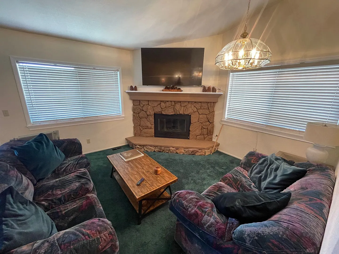 Beautiful townhome available now! — Photo 4
