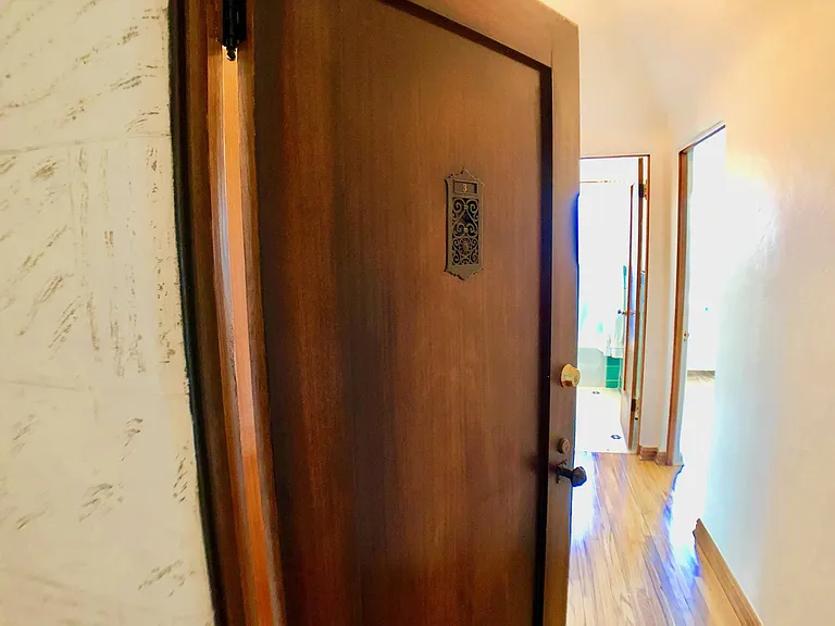 1352 W 10th St #3 — Photo 8