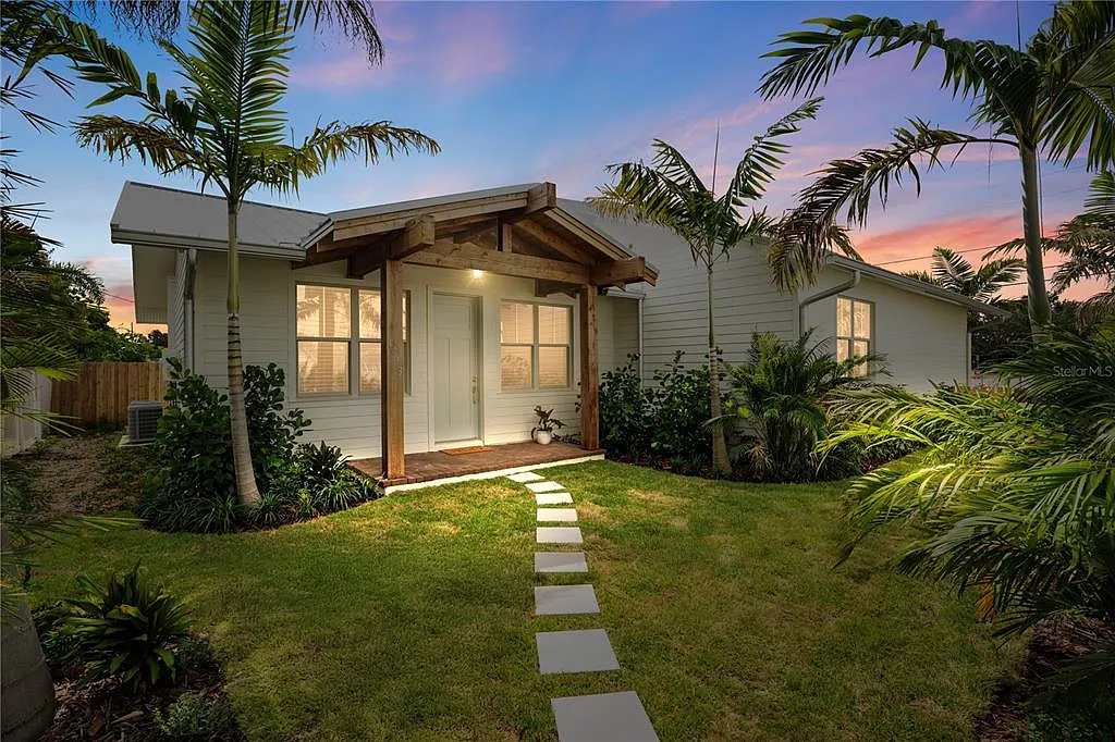 1 bed, 1.0 bath, 685 sqft, $2,450 — Photo 1