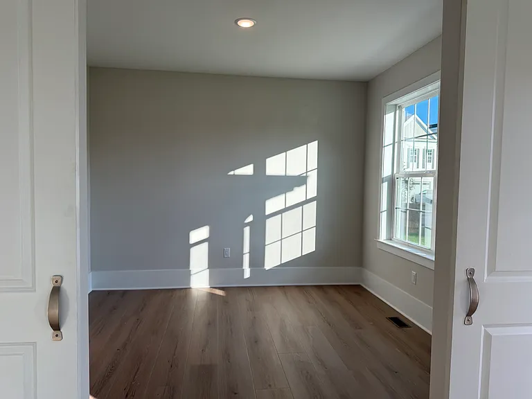 1404 Justin Dr — Photo 5