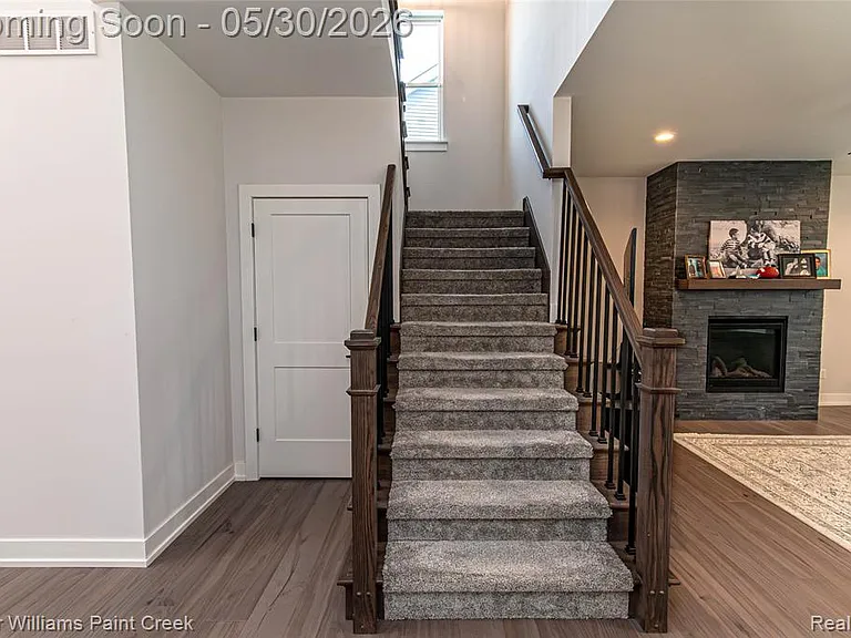 375 Amelia Cir — Photo 28