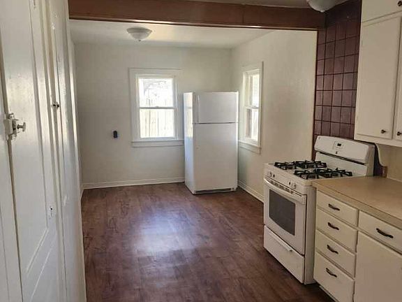 2nd image of 500 S Ave E