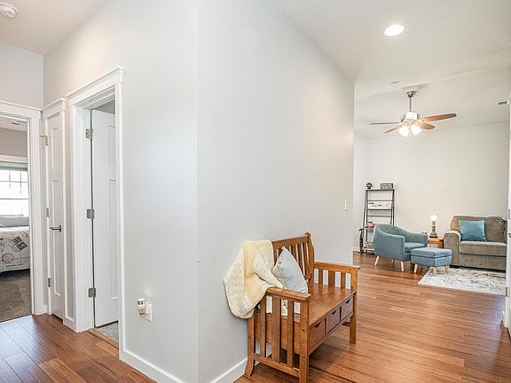 3rd image of 1122 Grant St