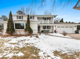 320 Ridgeview Ter, Green Bay, WI 54301