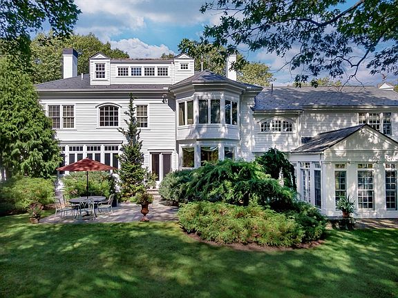 2nd image of 32 Sears Rd