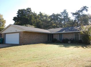912 Regency Cir, Russellville, AR 72802
