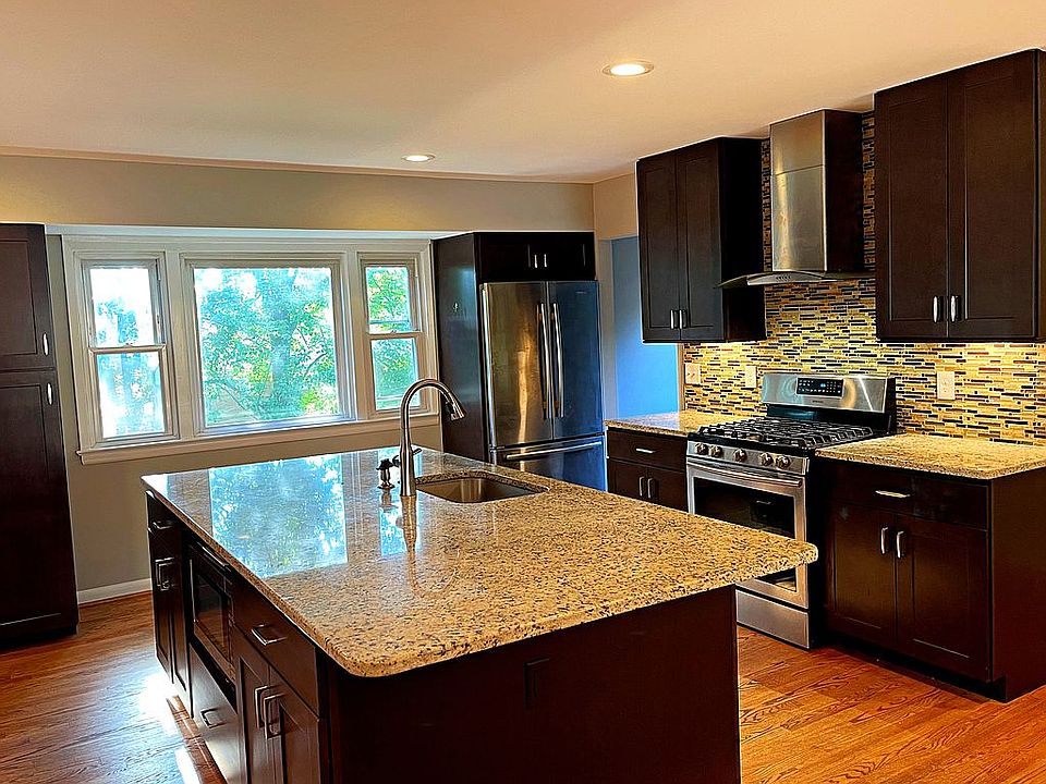 Gorgeous Chef's Kitchen