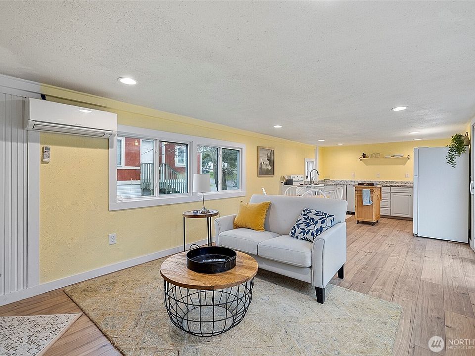 1st image of 1320 N Oak Harbor Street #107