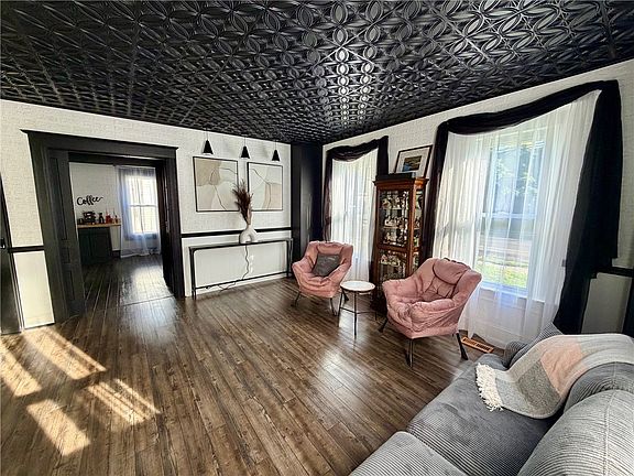 4th image of 2048 Ridge Rd