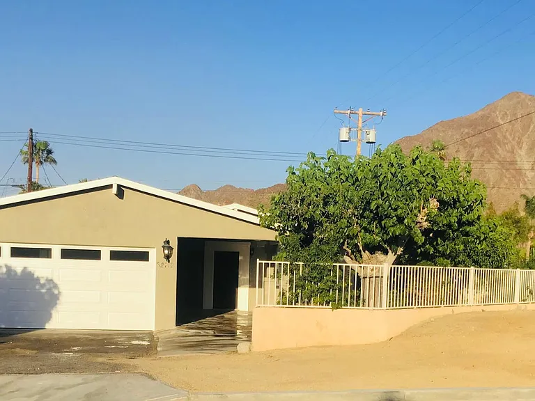 52710 Avenida Mendoza — Photo 4