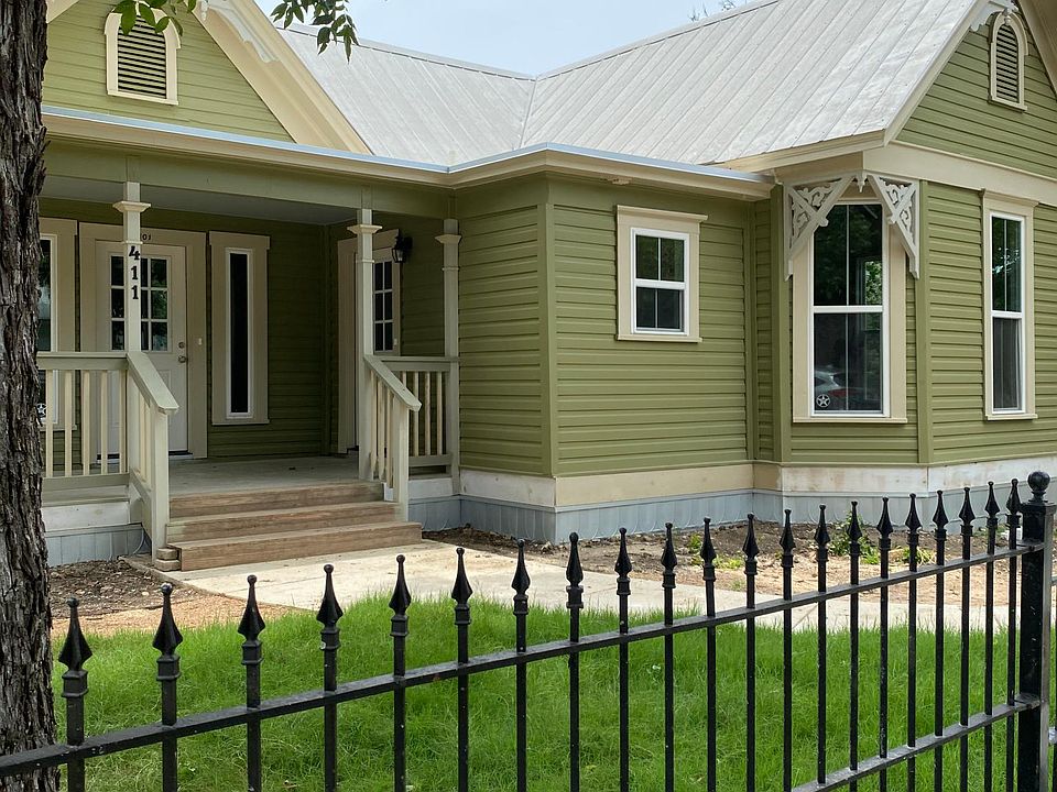 1st image of 411 W San Antonio St