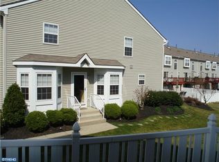 26 Hearthstone Ln, Marlton, NJ 08053