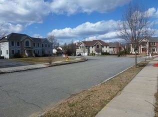 18 Aida Ct, Parsippany, NJ 07054
