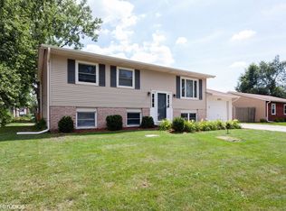 201 Hadleigh Rd, Bolingbrook, IL 60440