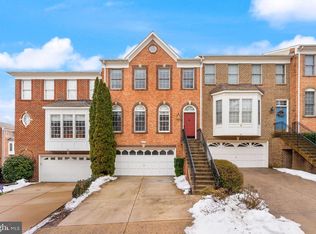 105 Shepherdson Ln NE, Vienna, VA 22180