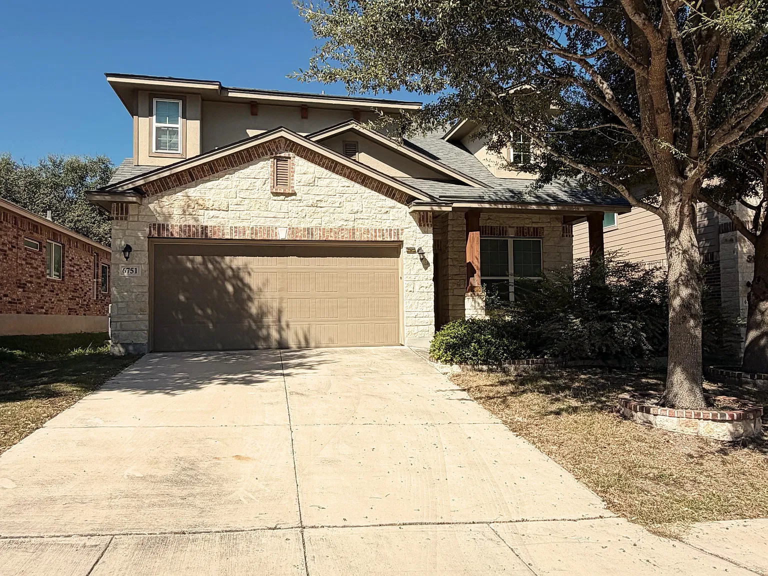 4 bed, 2687 sqft, $2,000 — Photo 2