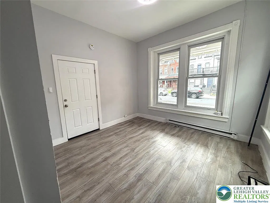 2 bed, 1.5 bath, 650 sqft, $1,625 — Photo 4