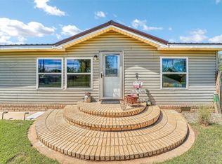 301 N 9th St, Hammon, OK 73650