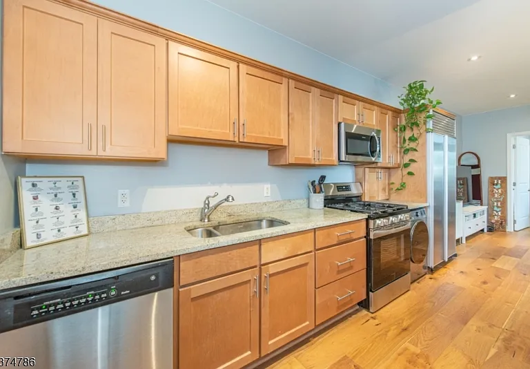 276 Chestnut St #1G — Photo 6