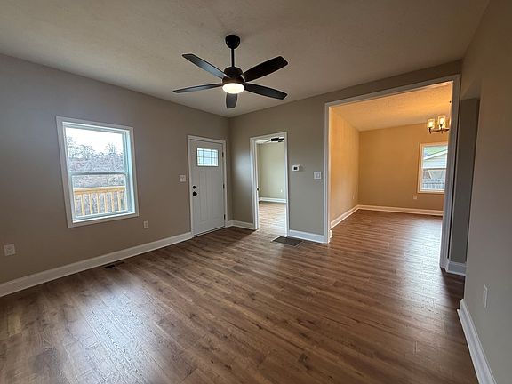 5th image of 412 Dobyns St