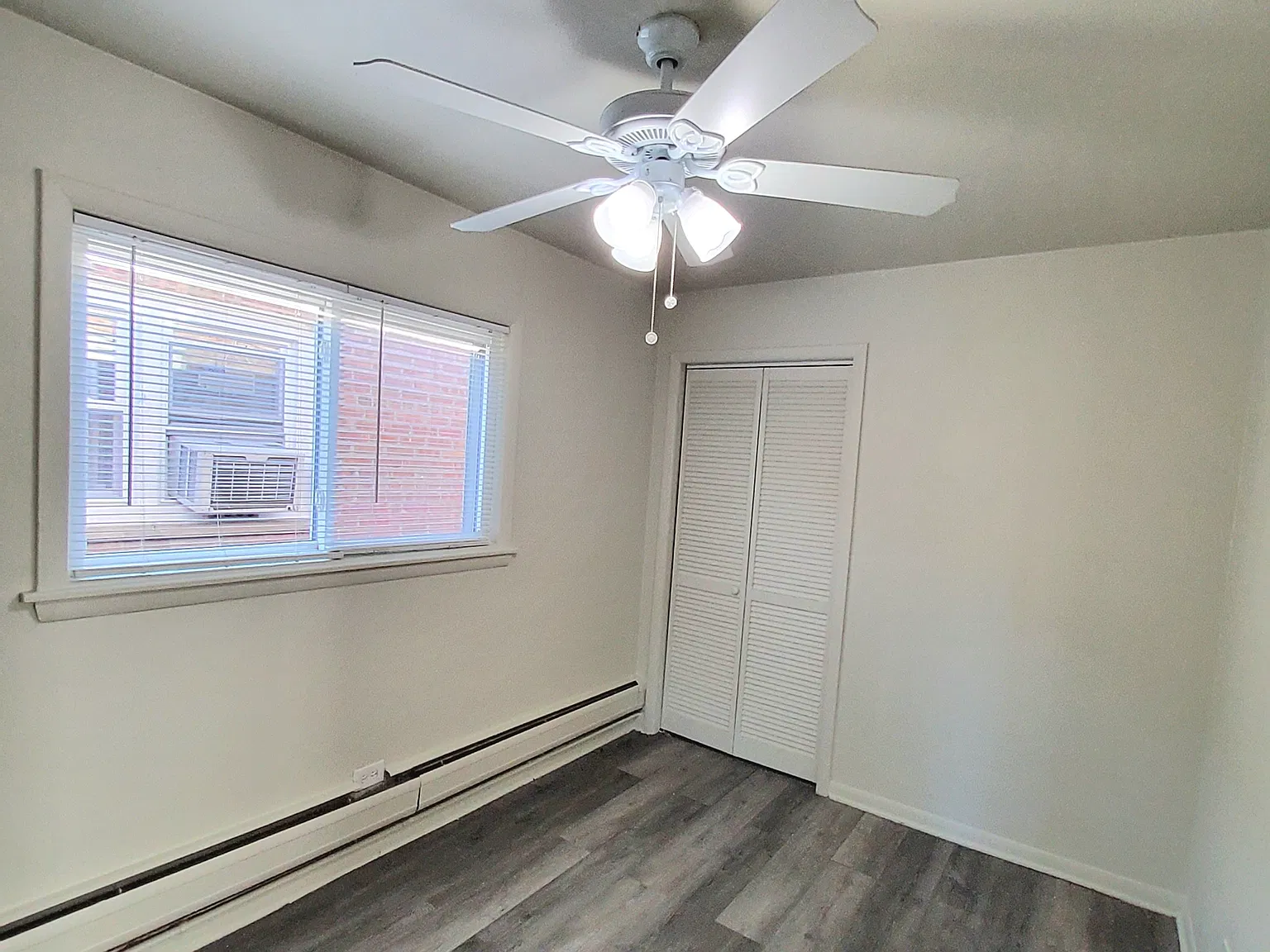 3 bed, $1,300 — Photo 4