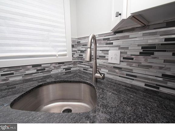 3rd image of 1014 E Moyamensing Ave