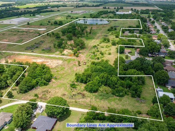 Columbine Dr, Gainesville, TX 76240