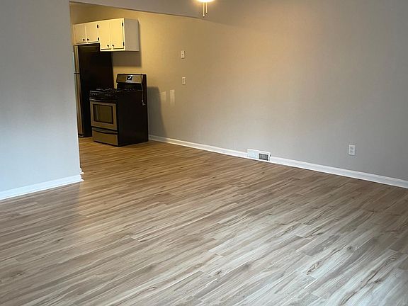 2nd image of 22110 Condon St