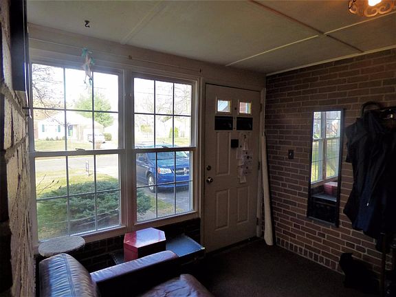 2nd image of 8259 Wicklow Ave
