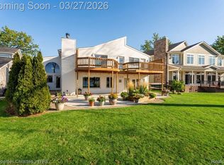 2323 Solano Dr, Wolverine Lake, MI 48390