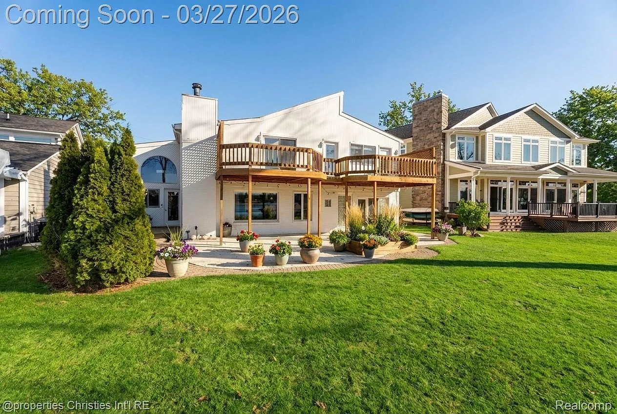 2323 Solano Dr photo 1