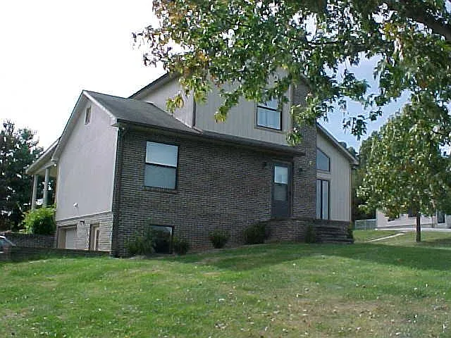 Kennel Ln