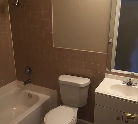 4223 Bathroom