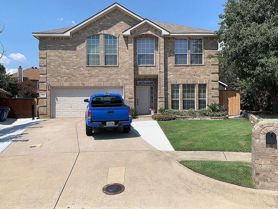 1st image of 904 Doral Cir