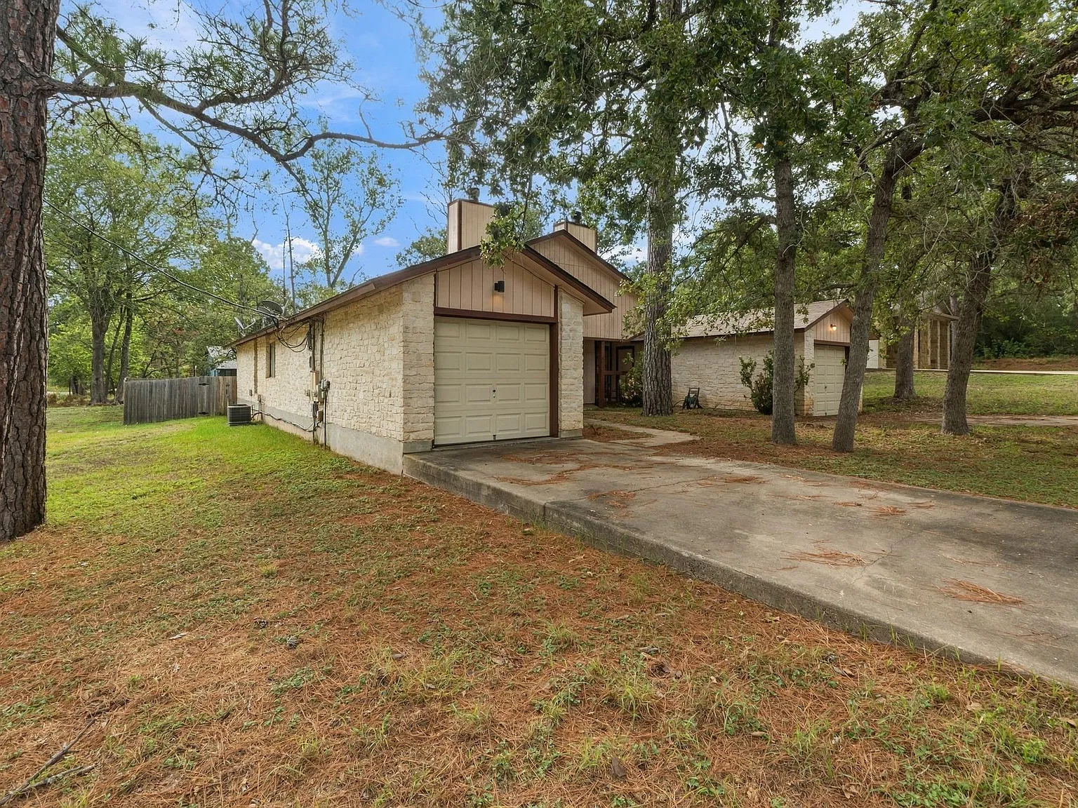 2 bed, 2.0 bath, 1173 sqft, $1,395 — Photo 2