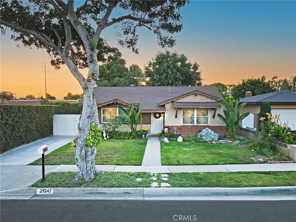 1st image of 21247 Oakfort Ave