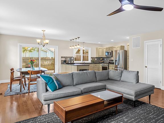 3rd image of 302 11th St NW