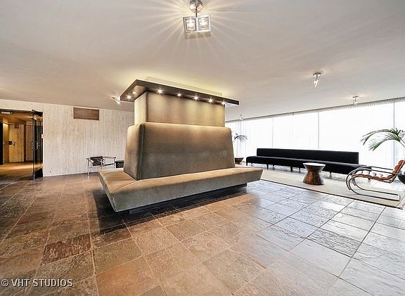 5th image of 1960 N Lincoln Park West Ave #908