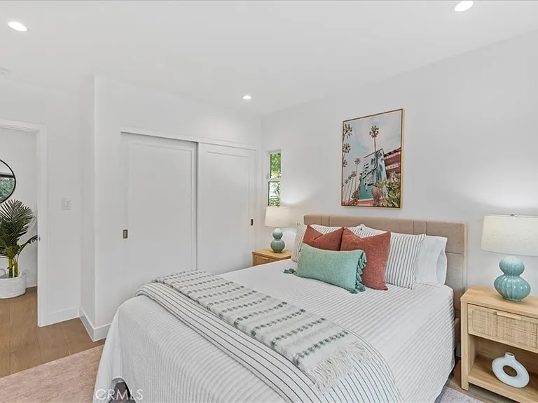 1320 Thayer Ave — Photo 26